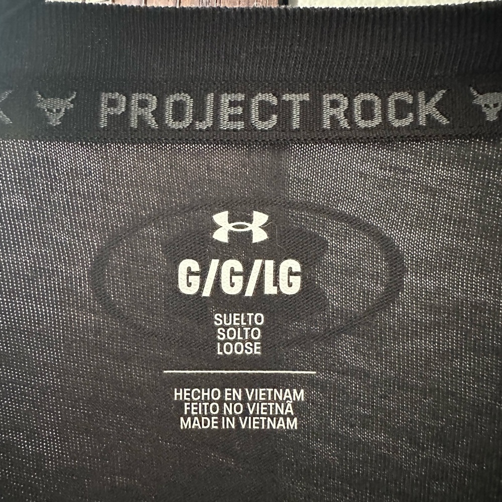 Under Armour Black and Red Long Sleeve Tee - Picture 3 of 4